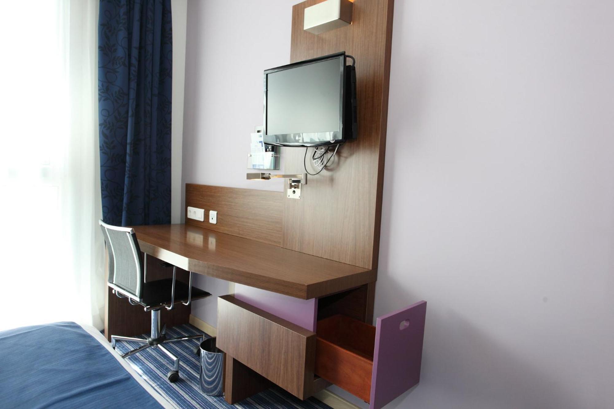 Holiday Inn Express Madrid Leganes By Ihg Екстер'єр фото
